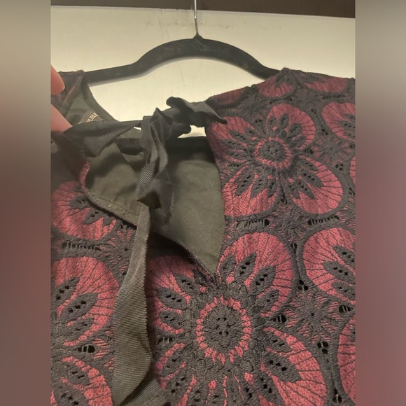 Banana Republic Sleeveless Shirt Burgundy with Lace Overlay Size Small Petite - Picture 7 of 10